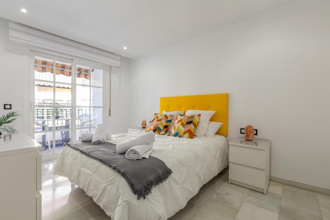 Apartamento La Victoria Apartment Malaga Bagian luar foto