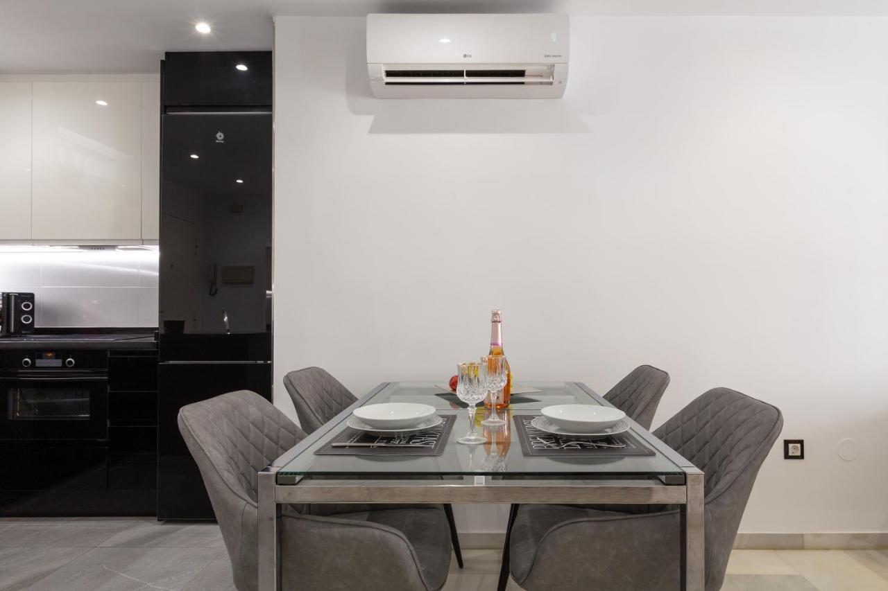 Apartamento La Victoria Apartment Malaga Bagian luar foto