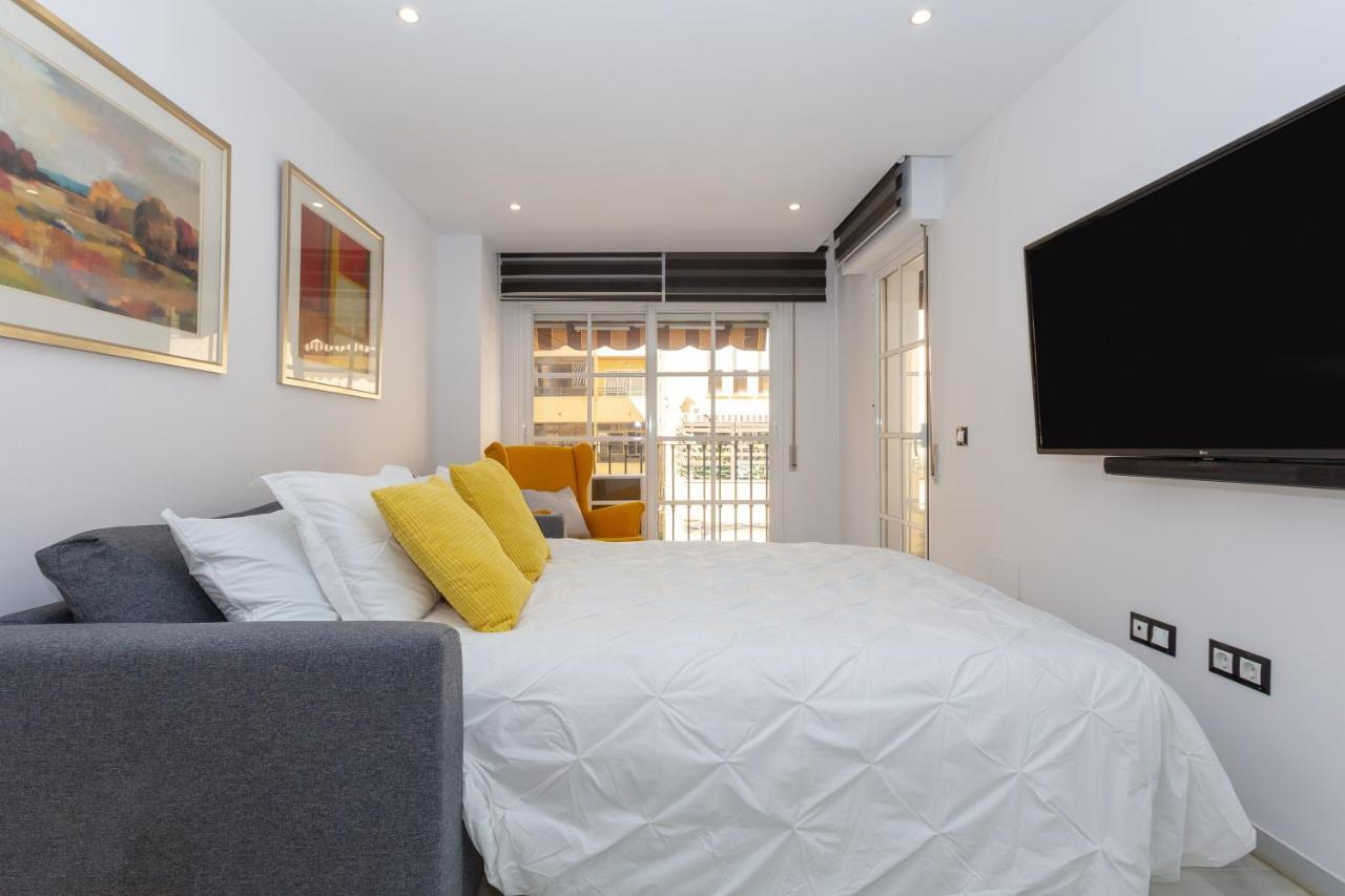 Apartamento La Victoria Apartment Malaga Bagian luar foto