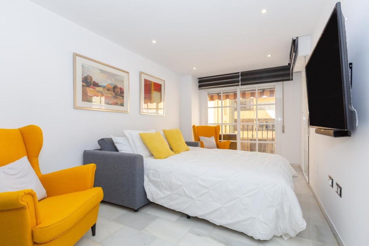 Apartamento La Victoria Apartment Malaga Bagian luar foto
