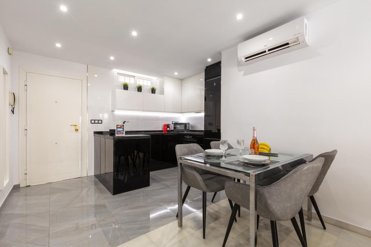 Apartamento La Victoria Apartment Malaga Bagian luar foto